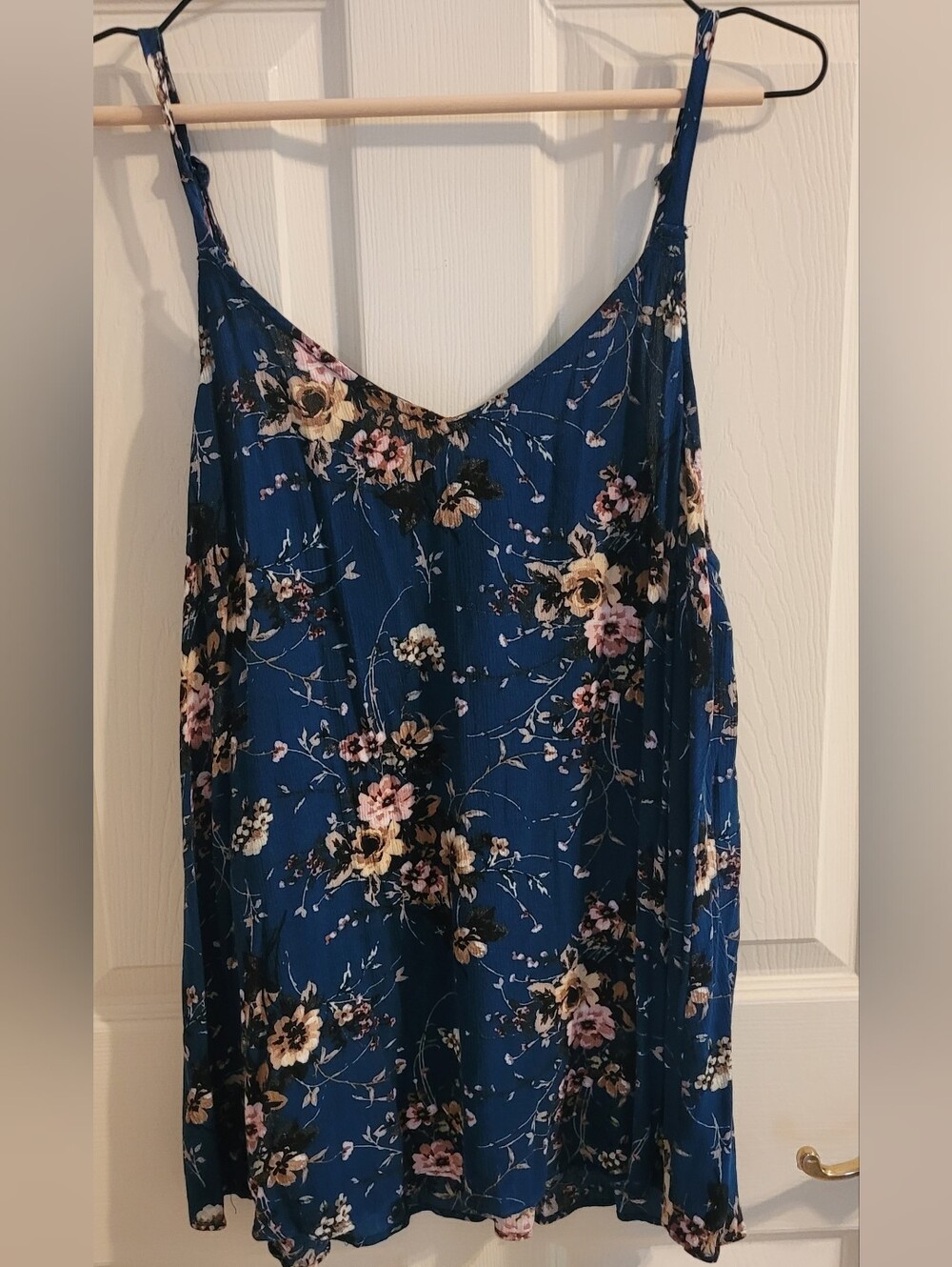torrid Size 2 Navy Floral Tank Top